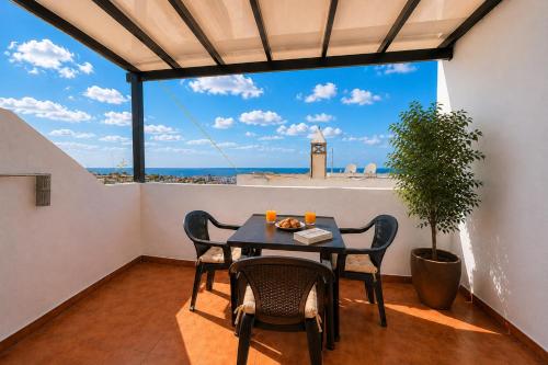 Foto Bungalow La Marisma - 600M to the Beach By Lanzarote Vacation Homes 1
