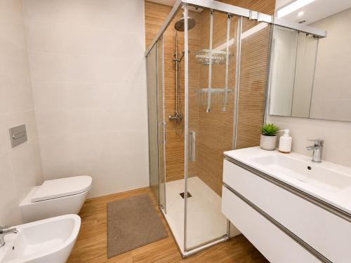 Modern Praia da Rocha Apt 5 Min Beach walk With Pool