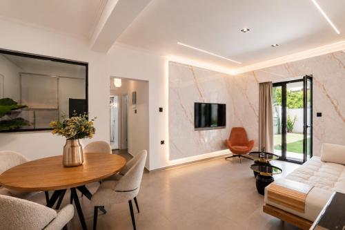Foto Kayia City Garden, Luxury Suite with Private Garden 1