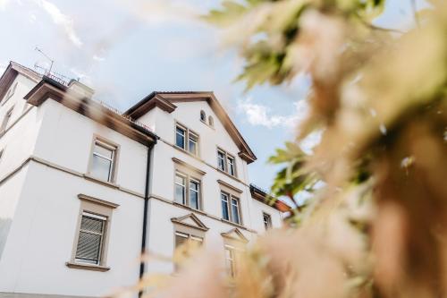 Gemütliche Altbauwohnung am See by Stadtlandnest