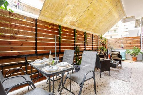 Kalamata's Urban Oasis with Private Balcony