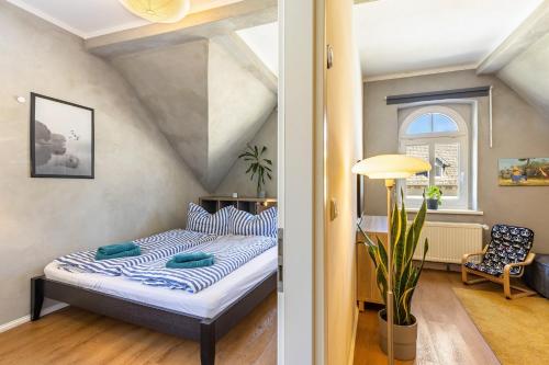 a bedroom with a bed in a room at Altstadt Quartier in Bad Freienwalde