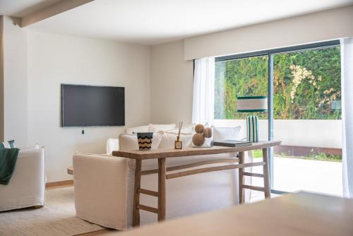 Incredible 3BR - With Garden - Palm Beach