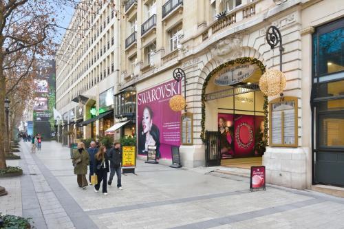 Champs-Élysées Studio with Air Conditioning 4 people
