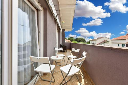 Apartment Ester 2437