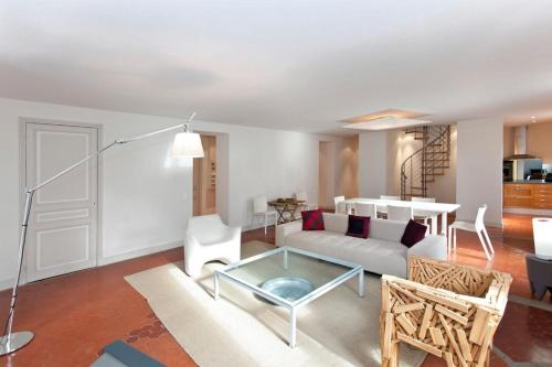 REF 35 - Cannes Center - Duplex apartment for rent