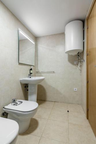 Cuatro Caminos Studio by Charming