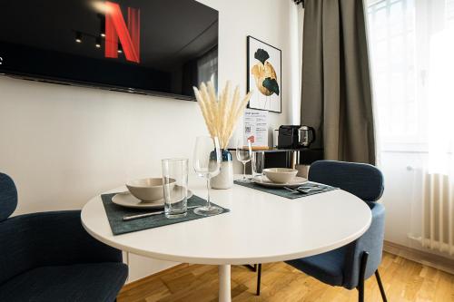 Central Vienna Design Apartment, Steps from Old Town