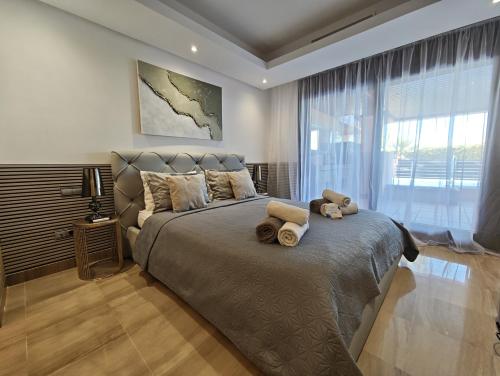 Luxury 3 Bedrooms, Private Heated Pool - EHHouse photo 27