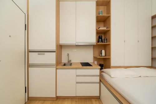 11sqm Design Studio - Pangrati Local by TwentyTwo