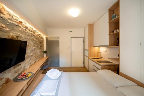 11sqm Design Studio - Pangrati Local by TwentyTwo