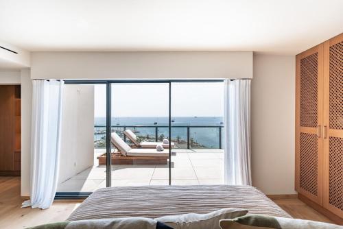 Exceptional penthouse with panoramic views
