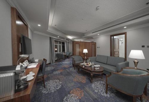 MADEN Hotel