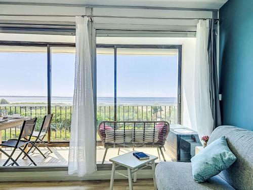 Apartment Les Dunes-3 by Interhome