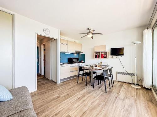 Apartment Les Dunes-3 by Interhome