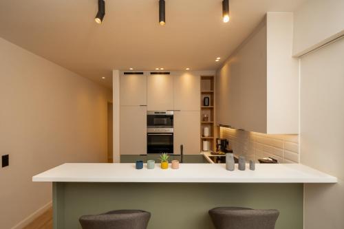 Stylish Pangrati Oasis - 7 min Metro by TwentyTwo
