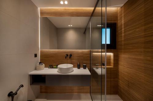 Stylish Pangrati Oasis - 7 min Metro by TwentyTwo
