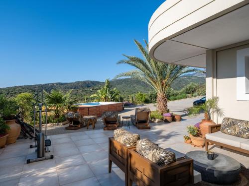 Homey Comfort and Elegance at Olive Grove!