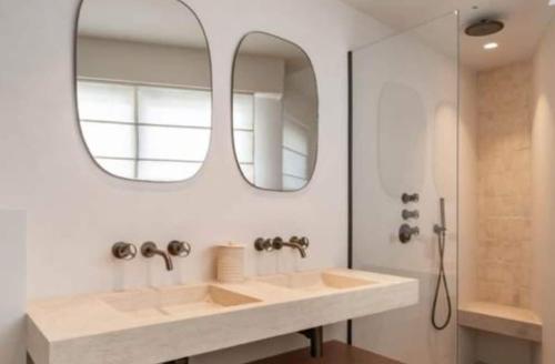 Sea View Apartment - Palm Beach