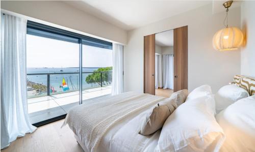 Sea View Apartment - Palm Beach