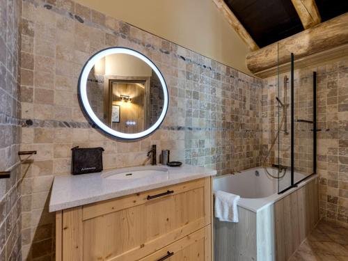 Chalet de Charme 200m² à Val d'Isère avec Sauna et Bain Nordique