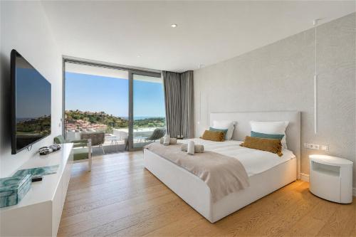 3303 Villa Riva