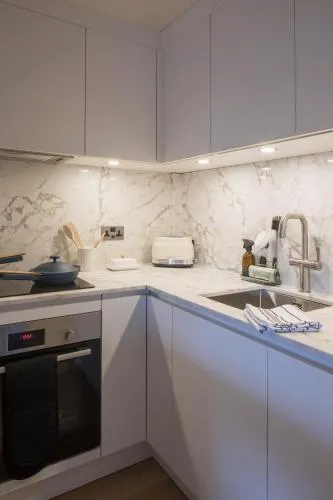 Sigma Plus Regency Square Suites near Brighton Beach photo 26