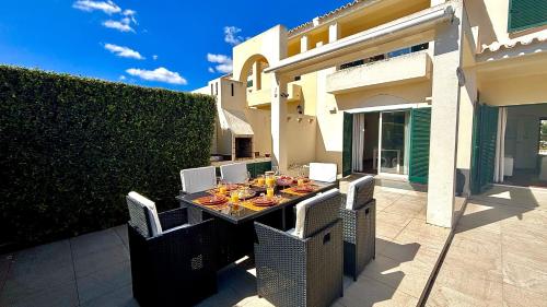 Vilamoura Amazing Golf Villa 3 With Pool by Homing
