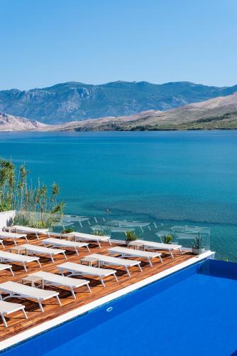 Hotel Plaza — Pool view