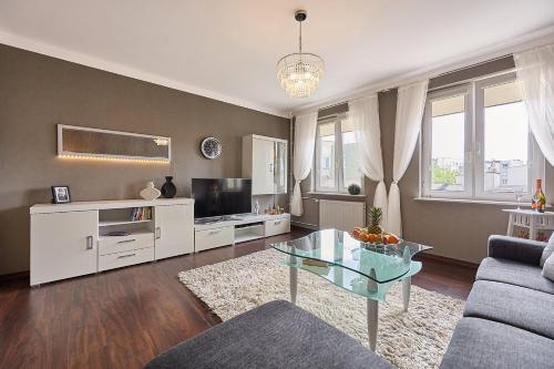 Golden Hour Apartments- Bohaterów Września 52