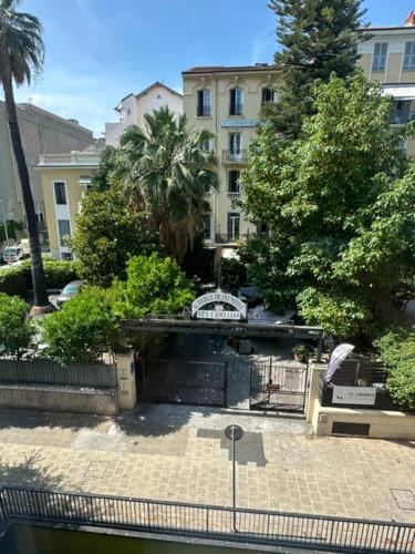 DEUX PIECES PREMIUM Hyper Centre de NICE