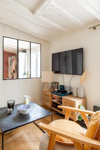 My nice typical central apartment for you - 4th floor no elevator