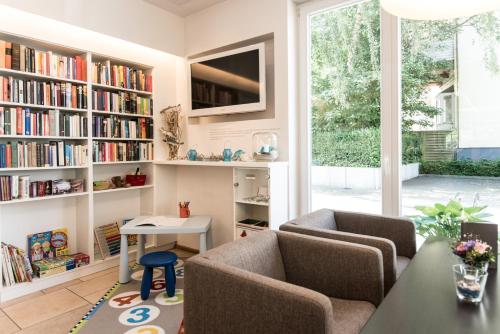 Perpustakaan di hotel