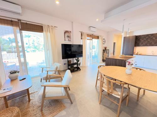 Amplio apartamento con gran porche