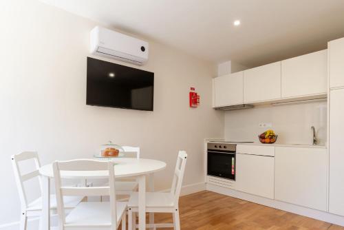 Cozy Santa Catarina Studio by HostWise