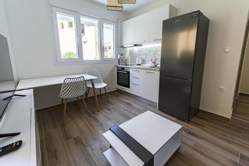 Modern 1BR City Apartment with Fast WiFi Sleeps 3 D4