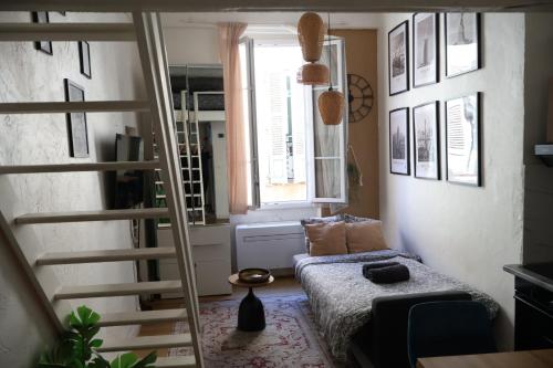 Comfy Studios in Old Town with Mezzanine - Place Garibaldi, Nice