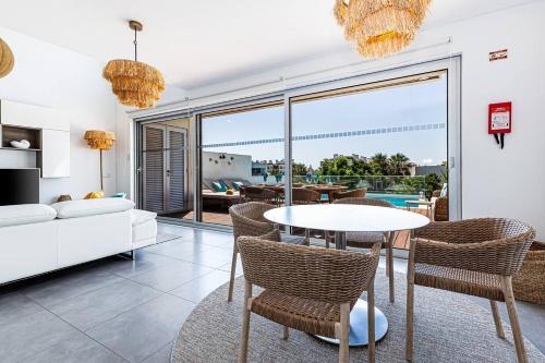 Villa Paradis - up to 8 guests - heated pool