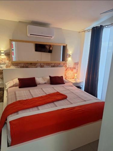 Bungalow 2-4 Playa del Ingles with Jacuzzi