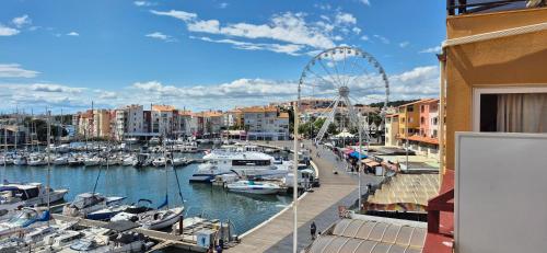 T2, vue imprenable sur le port, parking, clim, wifi