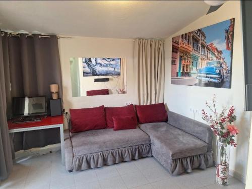 Bungalow 2-4 Playa del Ingles with Jacuzzi