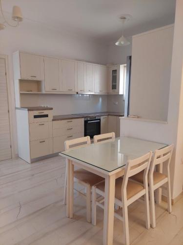 Lila Central Apartment 5 Min Walk to Port and Beach