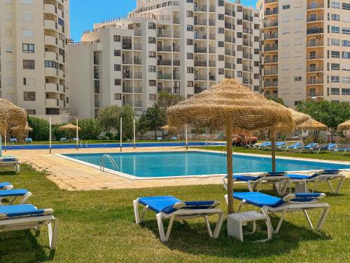 BnB Homes vibrant Ocean View terraced apartment with swimming pool 200 m to the beaches