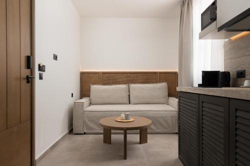 Karavel Suites - Old Town