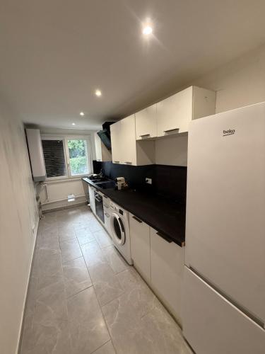 Apparently 2 bedrooms photo 5