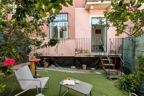 T1 with a garden in the heart of Lisbon