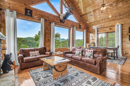Epic Mountain Views, Hot Tub, Game Room, Sleeps 10 photo 10
