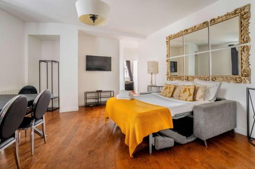 Huge and bright 4BD for 10 guests Sacre-Coeur