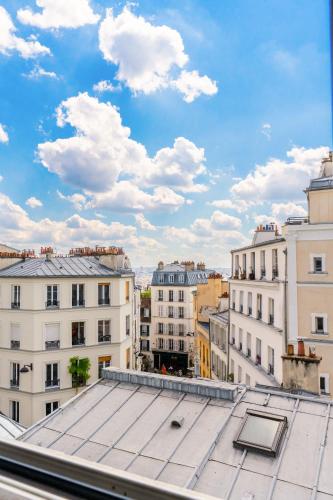 Sacré-Coeur Modern 4BD with sauna for 10 guests!