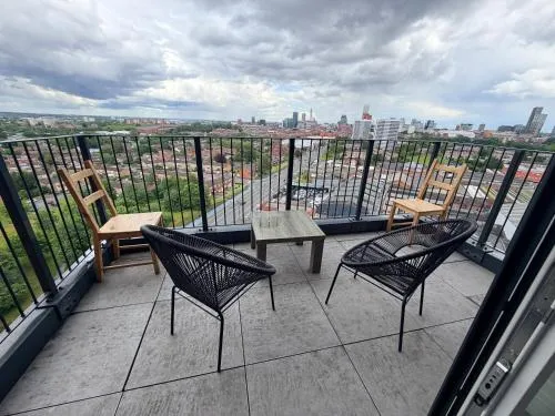 Prestige City Apartment with Magnificent City Views photo 33